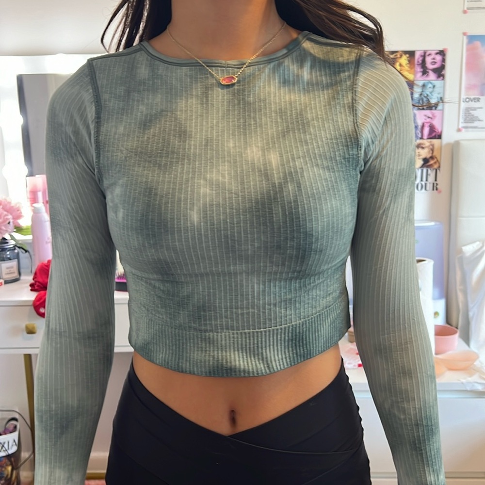 Lululemon Ebb to Street Long Sleeve Cropped with a Built in Bra